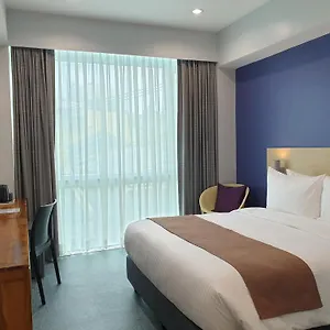 Leez Makati ** Makati City