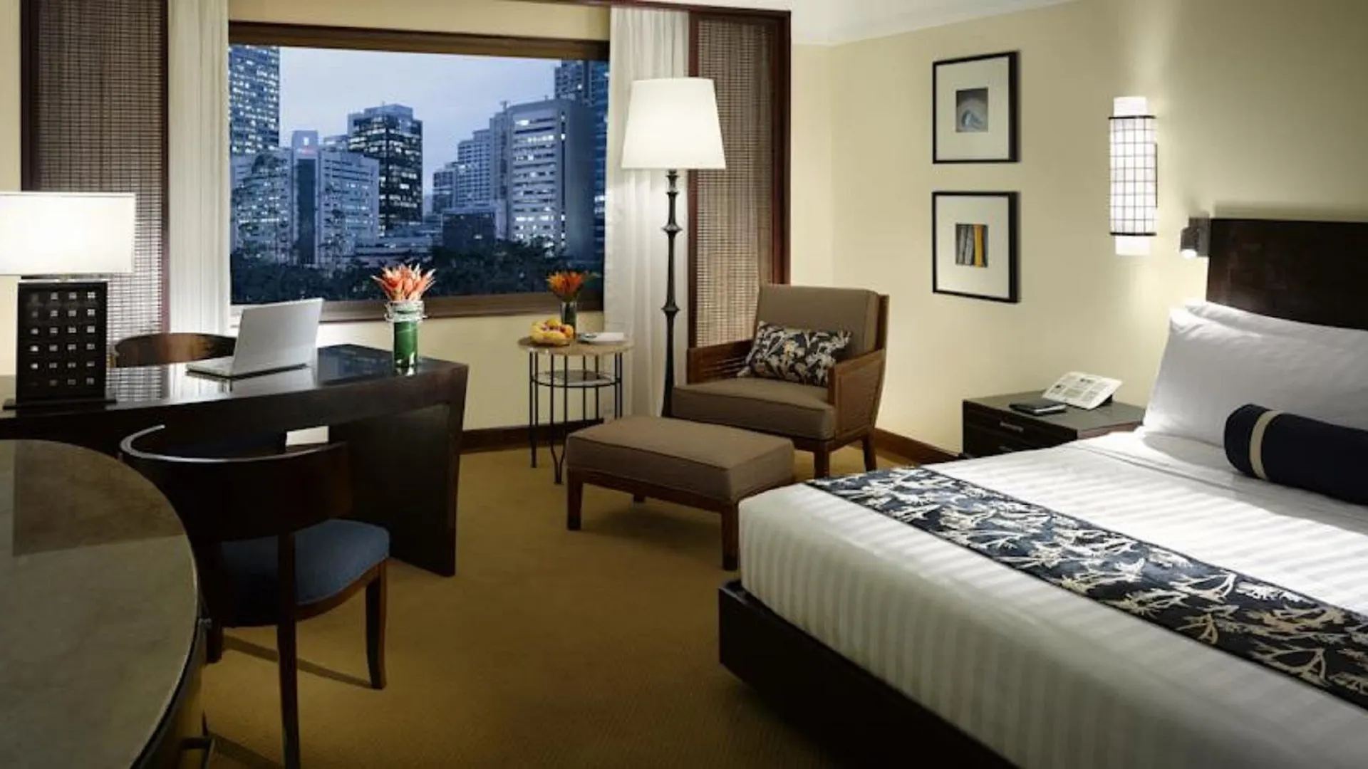 The Peninsula Manila Hotel Makati City 5*,